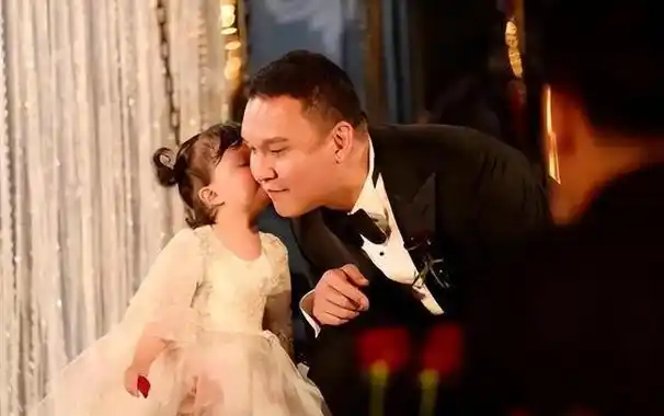 李嘉格:好声音没夺冠,却嫁给爱奇艺副总裁,34岁成了人生赢家