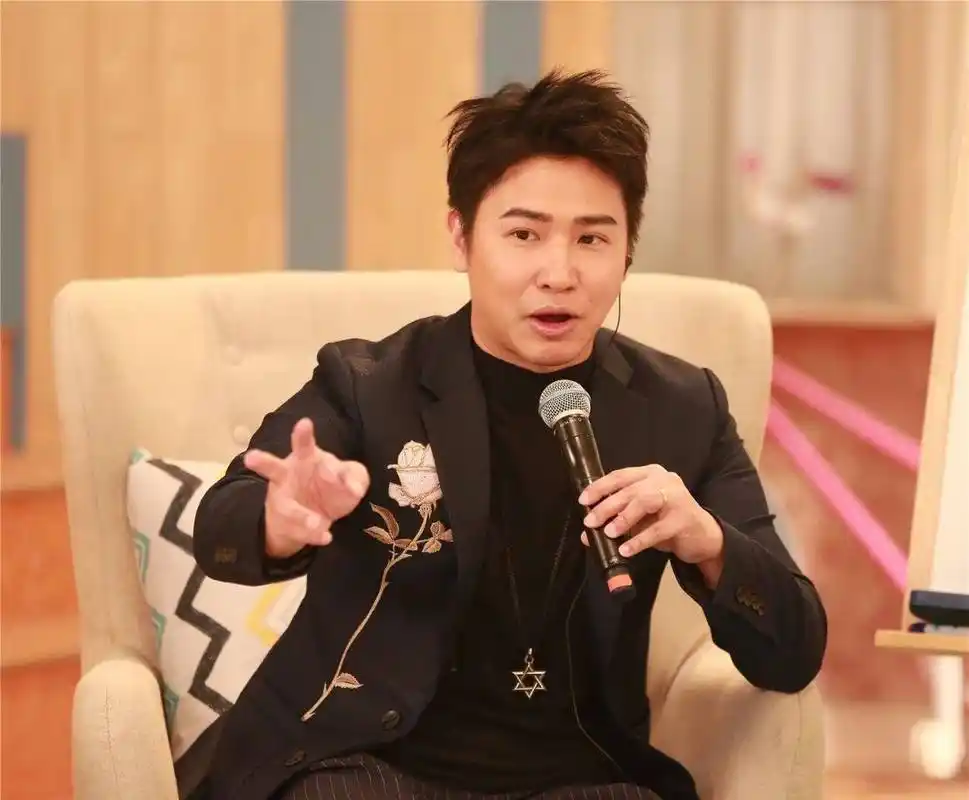 何炅汪涵不管谁是一哥,都无法掩盖湖南卫视主持人的青黄不接