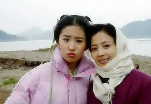 原创刘亦菲我在我们家最丑看完照片我信了个个都是神仙颜值