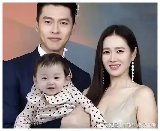 孙艺珍携夫看球赛玄彬天天带娃显憔悴李东旭孔刘情侣装秀恩爱