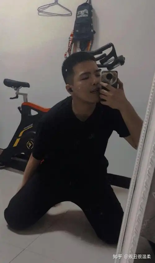 男生身高1米8体重180斤是不是太胖了