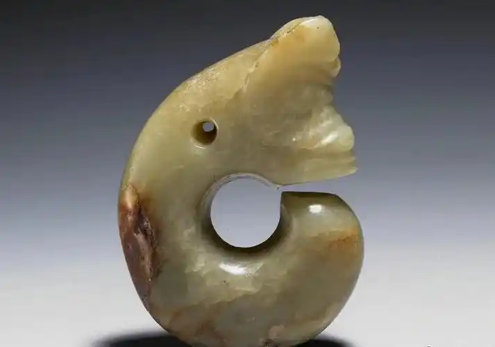 从红山玉猪龙看早期中华龙文化信仰