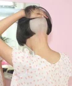 帮苗条少妇剪短发-芳飞1264#_中国长发