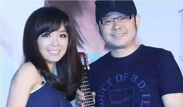 刀郎辟谣啦:和云朵就是师徒关系,跟亲人似的!《像亲人一般》