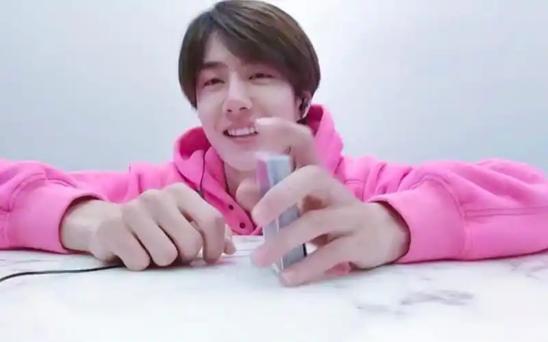 【王一博】粉色王啵可可爱爱_哔哩哔哩 (゜-゜)つロ 干杯~-bilibili