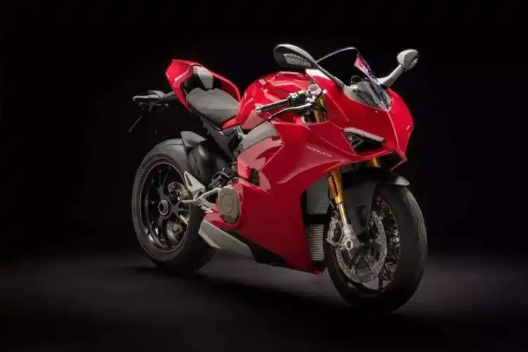 翅膀加身提升巨大杜卡迪panigalev4s2020款实拍