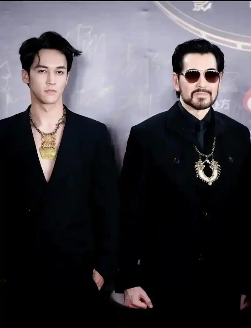 陈牧驰是不是谎报身高了,他官方身高186,费翔官方身高191.