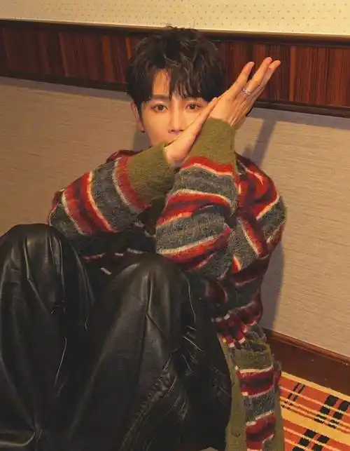 搜狐娱乐讯 4月7日,演员孙坚发视频吐槽奢侈品goyard(高雅德)包包质量