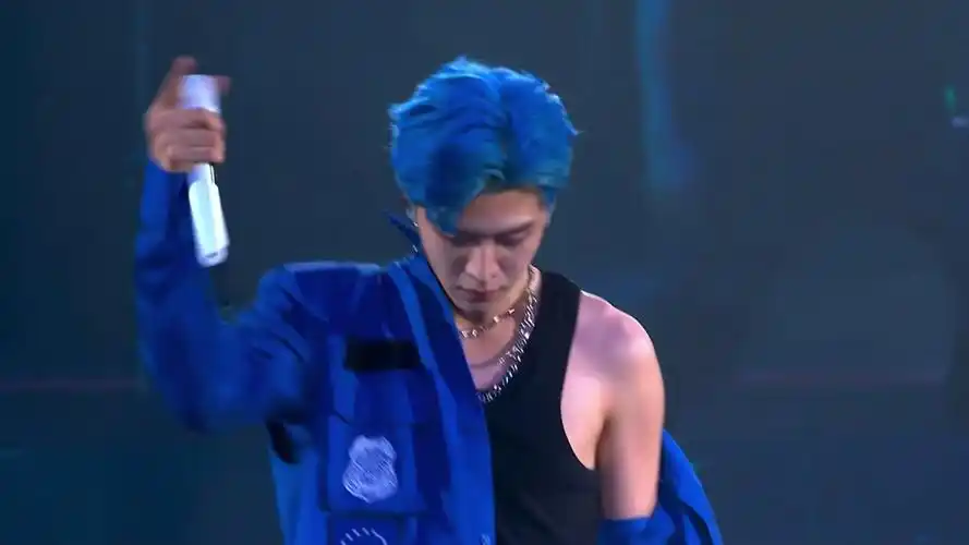 太鲨我了!谁看了你说一句:范丞丞大帅哥!