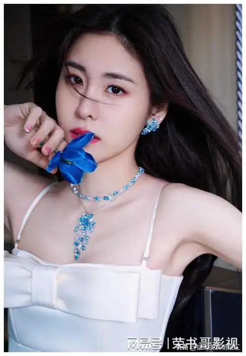 实力歌姬张碧晨清纯淑女人美声甜颜值与声线都撩人心弦