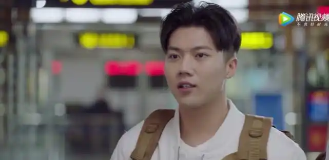 在电视剧《亲爱的热爱的》之前更新的剧情中:韩商言和艾情都曾是索罗