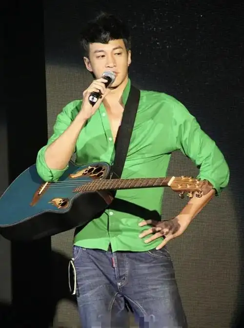 何润东的谦逊人生,和他生命中深爱的一个女人