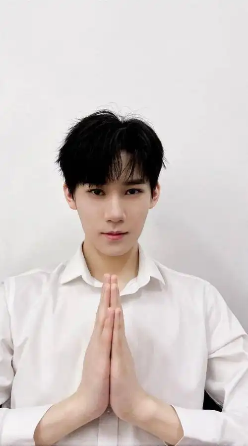 手机壁纸张真源