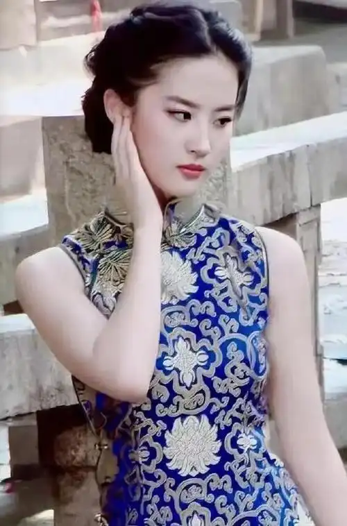 刘亦菲的"旗袍"造型,刷新了我对她"美貌"的认知!插图
