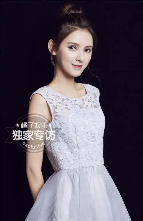 成为演员之后,张予曦深受周迅的影响,周迅的每部电影她都看过,其中最