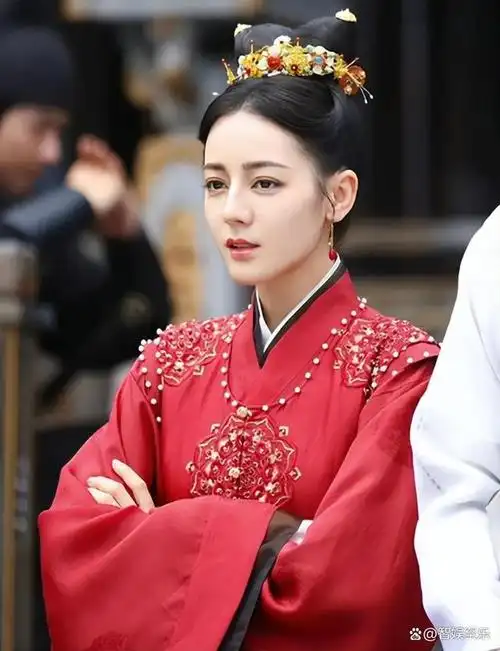 杨紫的长相思与成毅的莲花楼算爆款吗,比玉骨遥和安乐传好在哪