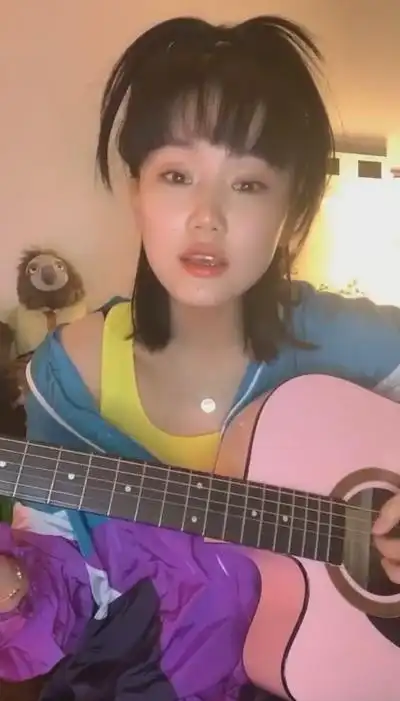 黄龄直播称胡彦斌帮她很多自爆张信哲是梦中情人