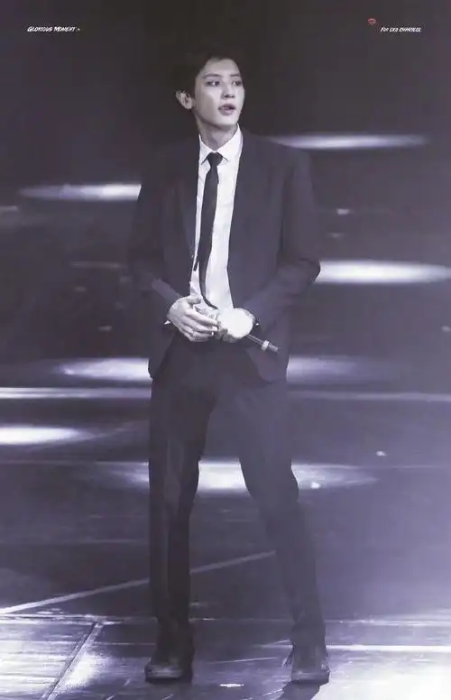 朴灿烈超话90#朴灿烈61次心动记录#西装灿叫醒服务,这谁还睡得着啊