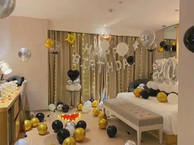 3934313338酒店房间生日惊喜布置七八月真的是惊喜月呀攒了