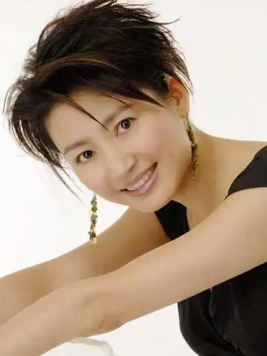 都说王小丫年轻时能迷倒众生,一开始不相信,照片一出现场打脸