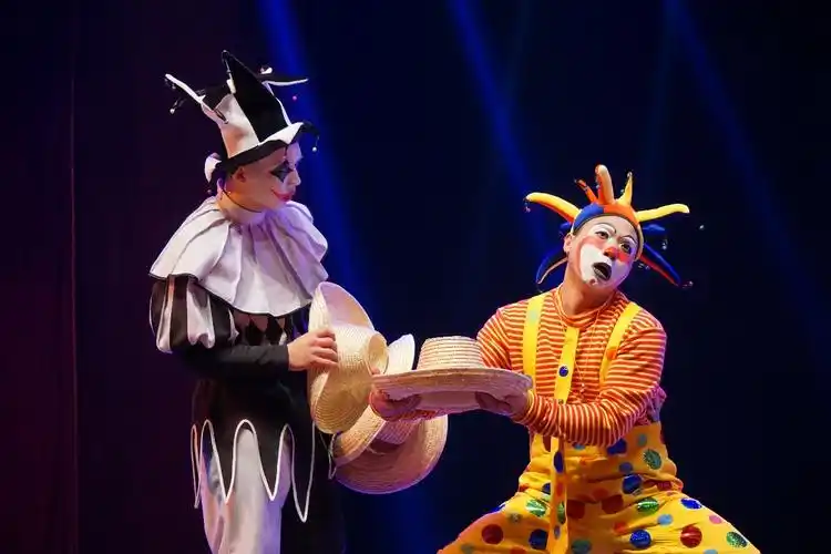 柔术小丑表演高车踢碗百姓大舞台杂技专场这周五即将精彩上演