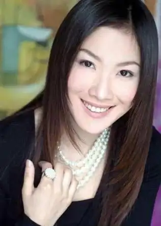 陈怡:是江苏电视台最漂亮的主持人,感情生活却是她的神秘面纱