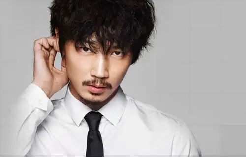 绫野刚留胡子的模样,是不是正中你的红心呢?