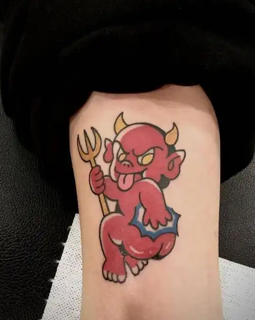 小恶魔纹身图片_手臂old school纹身图案