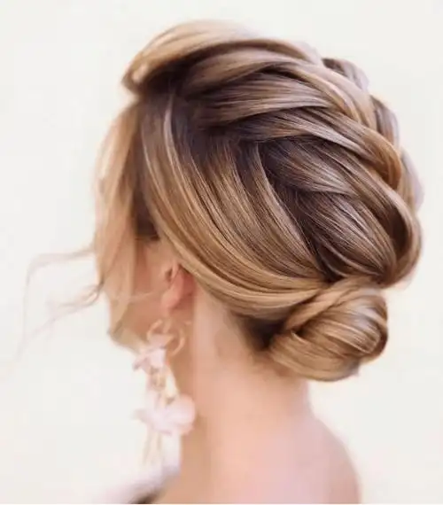 今年最流行法式发髻,美妞们看过来