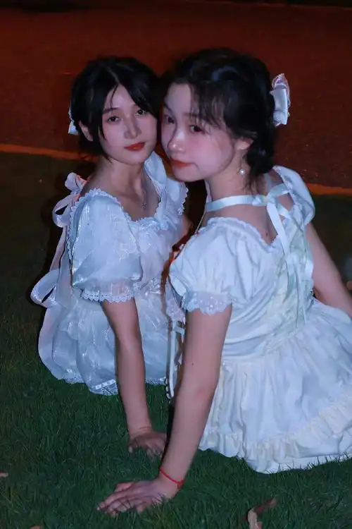 今天拍双人闺蜜照! 晚上的昭阳也 - 抖音