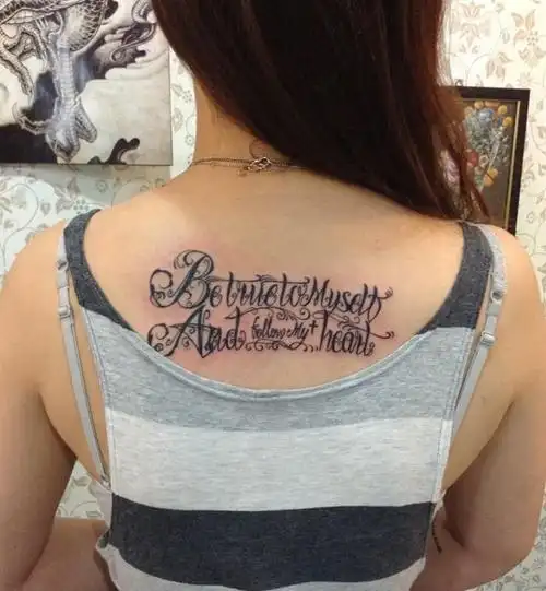 小清新花体英文背部纹身_字母纹身,英文纹身,后背纹身