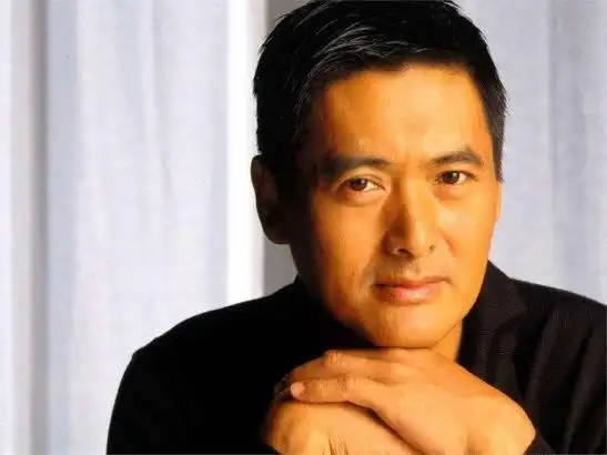 周润发在人们心中早已深深扎根,他那大背头的赌神形象尤其受到观众的