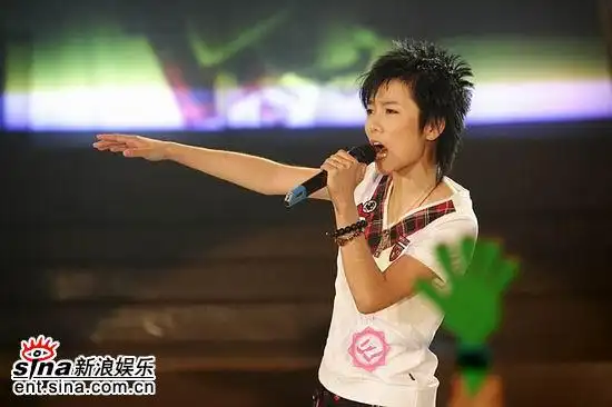 07号许飞点击此处查看全部娱乐图片新浪娱乐讯 "2006超级女声"长沙唱