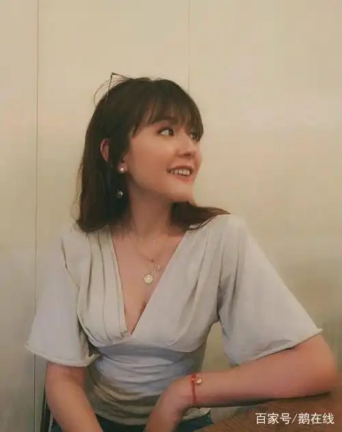 热依扎杂志大片,又是清凉风格?