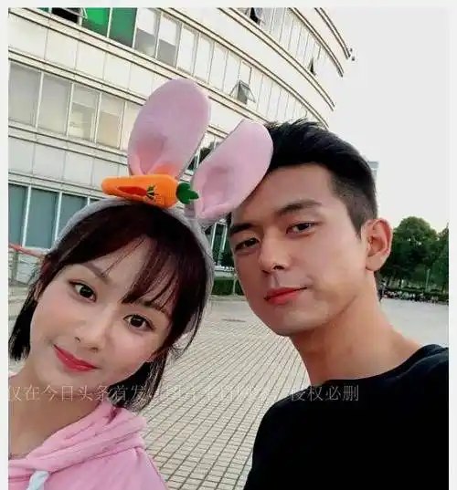 知情人曝李现杨紫低调恋爱?