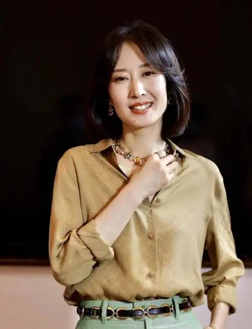 逃离"丧偶式"婚姻后,47岁的刘敏涛,终于活成了自己的靠山