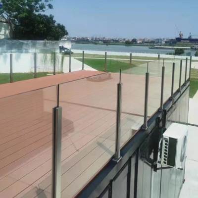 304不锈钢玻璃楼梯扶手带槽烤漆立柱别墅阳台免打孔护栏工程玻璃