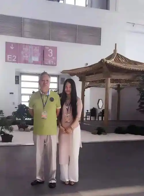 宜兴紫砂陶艺家-翊云居紫砂艺术创始人周丽萍