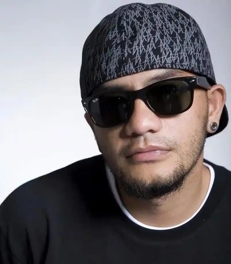 李宗盛以及周华健三个人,但是2008年纵贯线成立初期,正是张震岳的巅峰