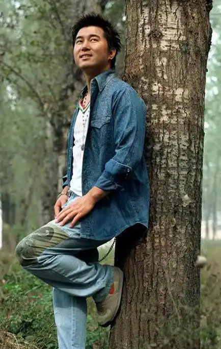 满文军写真 个人简介