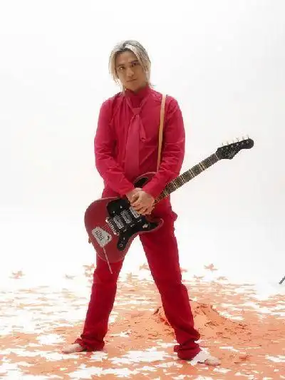 尚雯婕模仿杰克逊 庞龙《音乐现场》小胜叶世荣