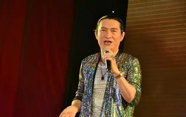 太吓人歌手黄安家发生瓦斯爆炸现场一片狼藉亲人意外被灼伤