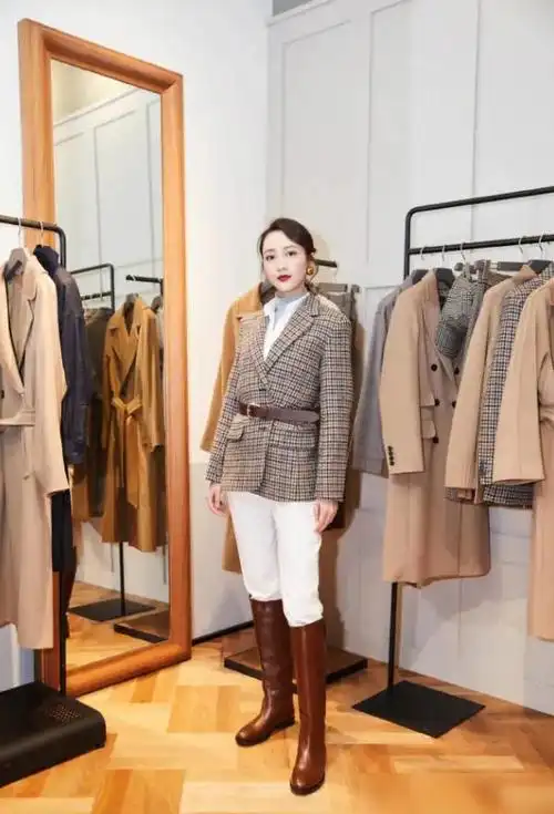 王鸥为证腿细把长裤塞进直筒靴里不料更显腿长