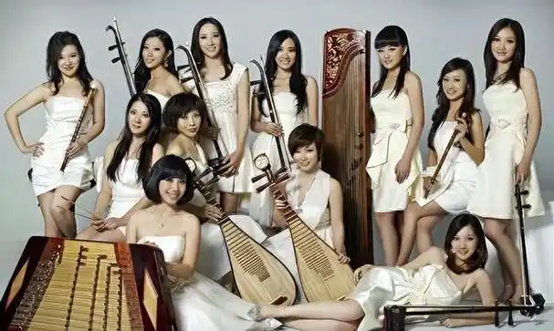 当年爆火的"女子十二乐坊",放弃中国到日本发展,后来如何?