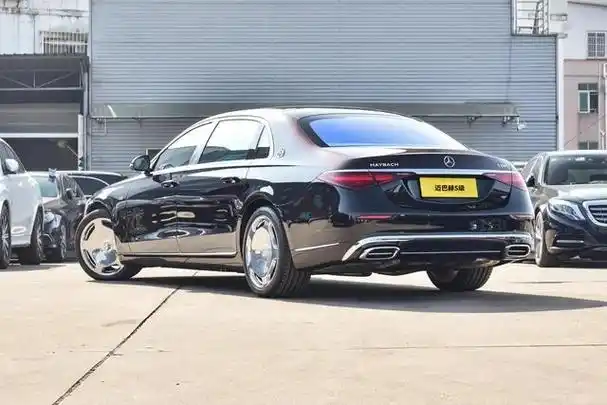 新款奔驰迈巴赫s级上市,配置/售价微调,售价46.
