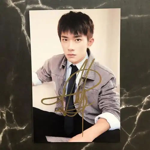 易烊千玺签名照笔保真tfboys定妆照易烊千玺周边写真后援礼物银若奇易