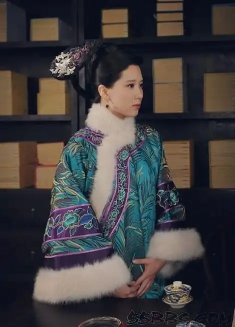 杨淇饰演《甄嬛传》的果郡王福晋孟静娴