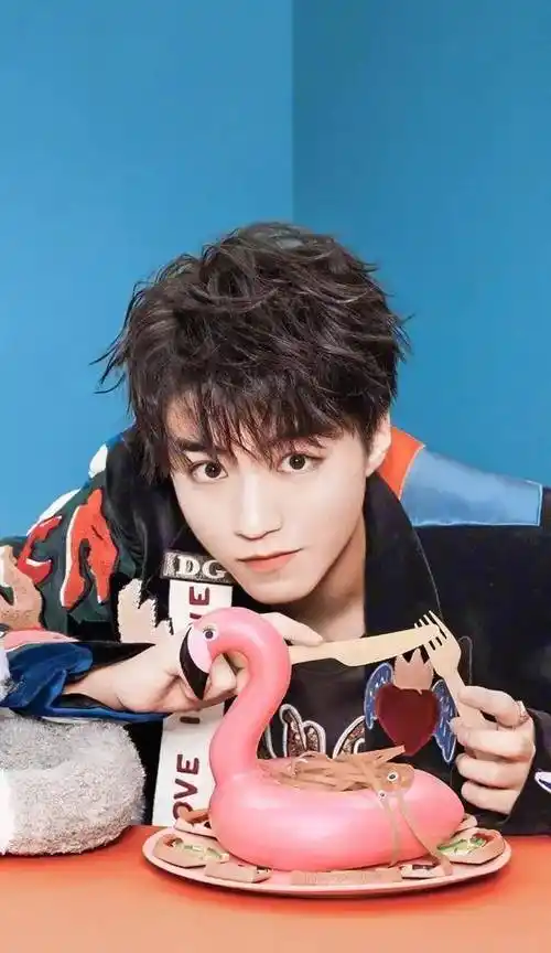 5年后,再看易烊千玺,王俊凯王源的各自境遇,差距显而易见_的发展_演技