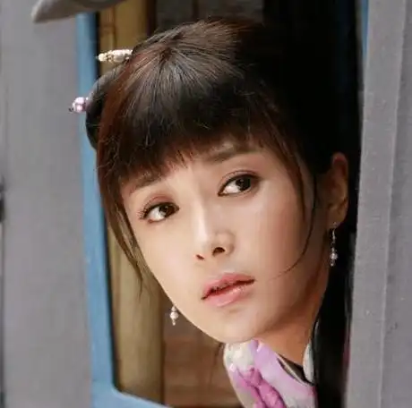 女明星美丽靠什么?42岁秦岚健身成纸片人