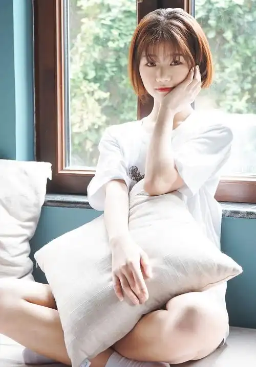 室内人像之短发少女|摄影|人像摄影|婉先生_原创作品-站酷zcool